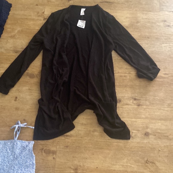 Kid’s clothes 1 dress 1 jump suit and 1 cardigan - Picture 4 of 4